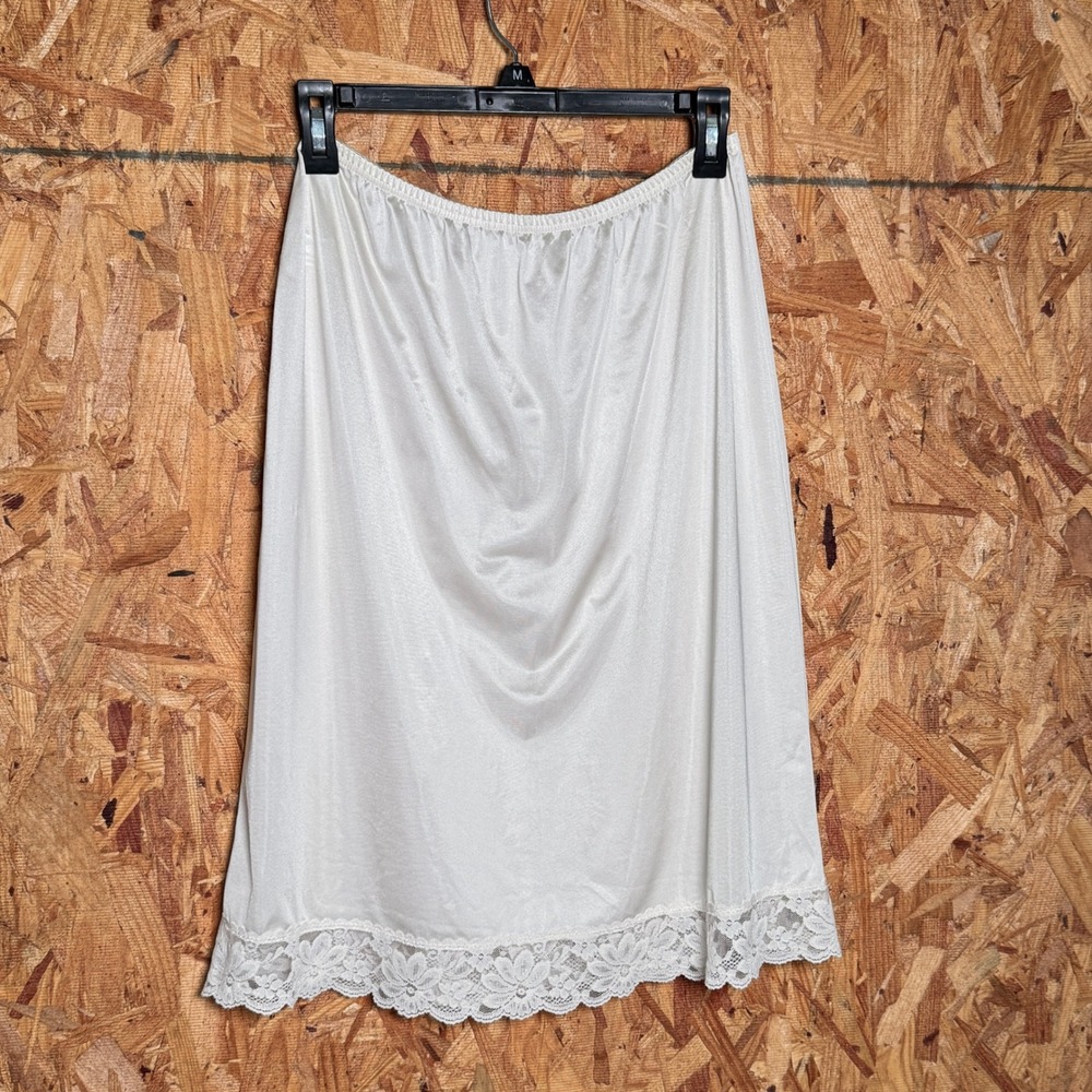 VTG Lorraine Slip Skirt Cream Nylon Satin Lace Hem Classy Elegant Layering M